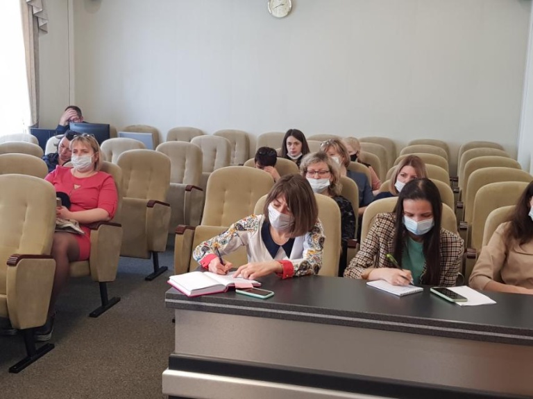 Подробнее о статье Семинар с представителями Министерства труда и социальной защиты Республики Беларусь в режиме видеоконференции по вопросу изменений законодательства в части оплаты труда работников бюджетных организаций с 1 июля 2021 года проведен 27 мая 2021 года