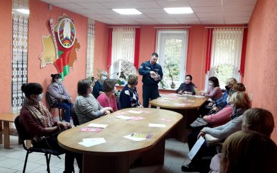 В ГУ «Воложинский территориальный центр социального обслуживания населения» в сентябре текущего года в три этапа была организована работа Школы социального работника