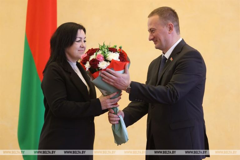 Читать далее о этой статье Вручение Ордена Матери женщинам Минщины