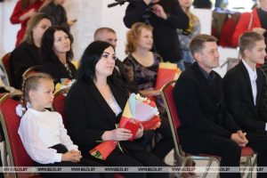 Подробнее о статье Орденом Матери наградили женщин Минщины