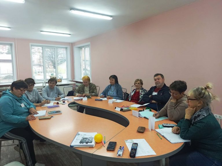 Подробнее о статье В ГУ «ТЦСОН Борисовского района» открылся курс английского языка