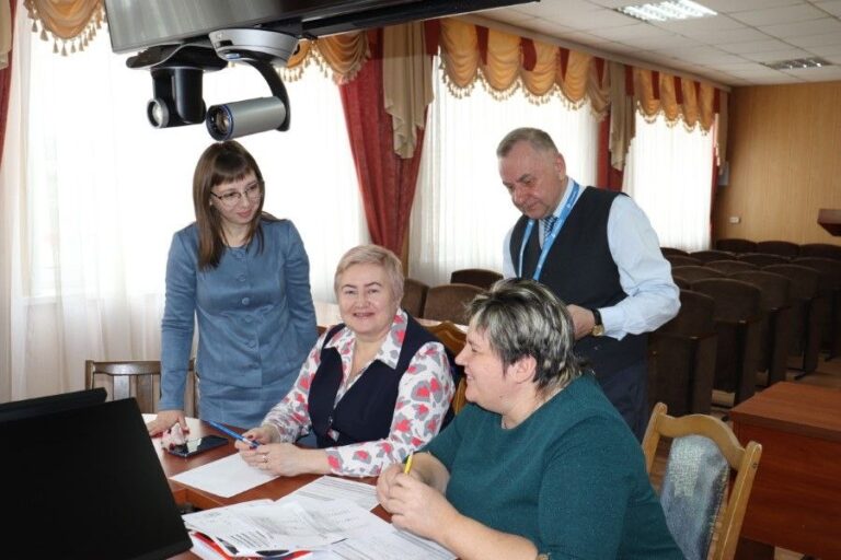 Читать далее о этой статье Встреча по вопросам добровольного страхования дополнительной накопительной пенсии прошла в Березинском райисполкоме