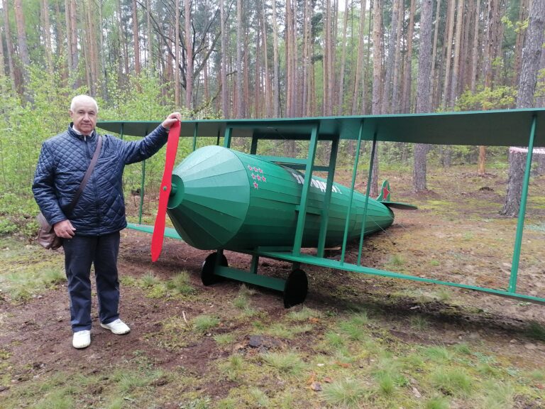 Подробнее о статье Пожилые граждане Солигорского РТЦСОН посетили Хоростовский музей партизанского края имени В.З. Коржа