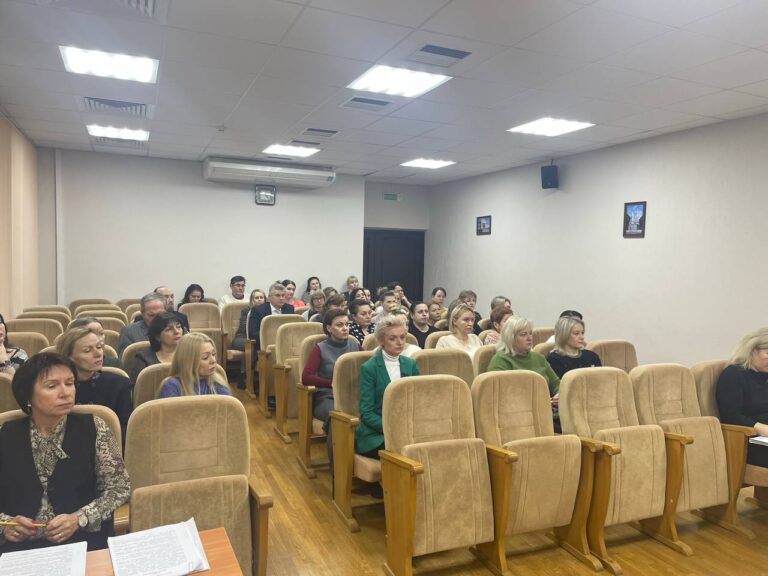 Читать далее о этой статье Сегодня в комитете по труду, занятости и социальной защите Миноблисполкома проведен День информирования.Главная тема встречи — «Выборы Президента Республики Беларусь: будущее зависит от нас».